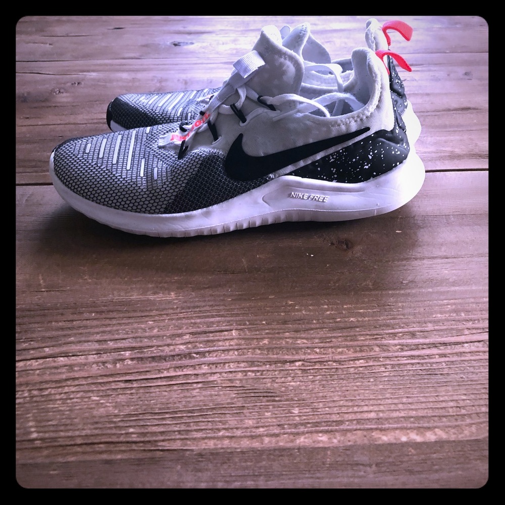 Nike free white womens shoe